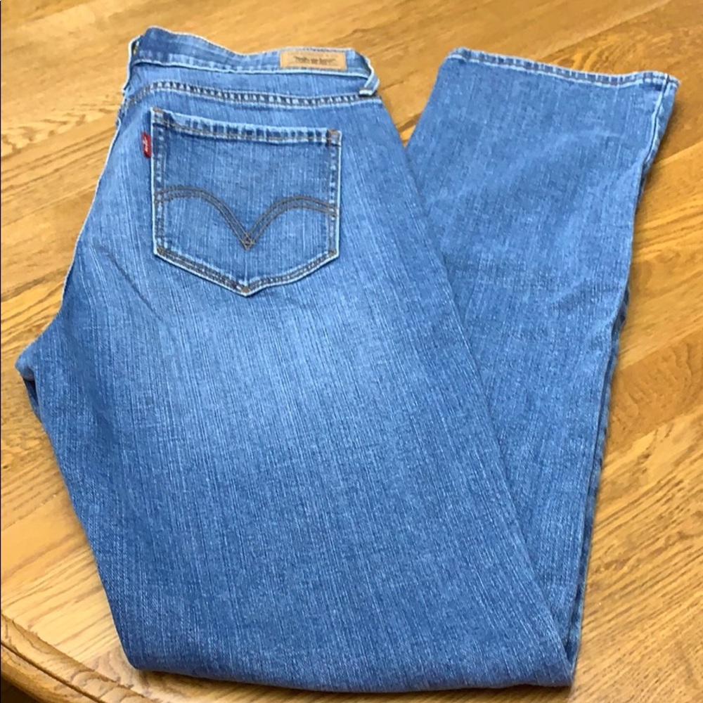 LEVI’s Perfect Waist Straight 525 Jeans